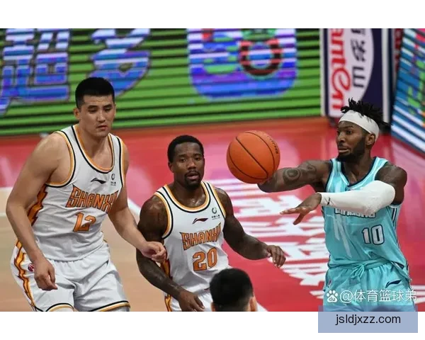 中国男篮蓝队迎战澳洲强敌检验阵容深度与年轻球员成长关键一役 中国男篮蓝队迎战澳洲强敌检验阵容深度与年轻球员成长关键一役